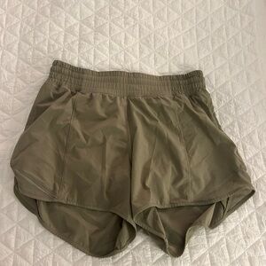 Lululemon hotty hots high rise 4 in